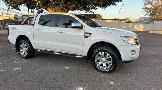 FORD RANGER 3.2 XLT 4X4 CD 20V DIESEL 4P AUTOMÁTICO